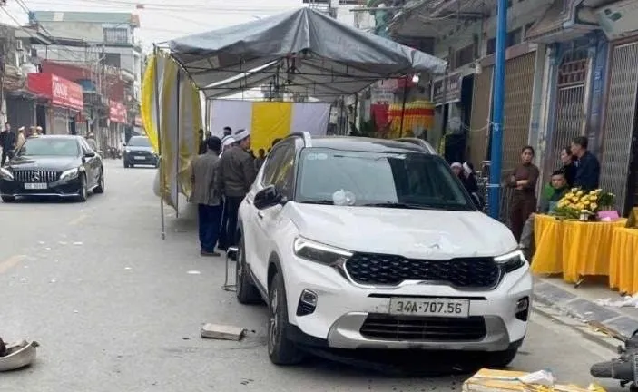 Xử nghiêm vụ ô tô lao vào rạp đám tang ở Hải Dương làm 5 người bị thương
