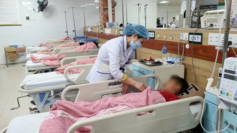 32 học sinh tiểu học uống nhầm thuốc diệt chuột: Huy động mọi nguồn lực điều trị