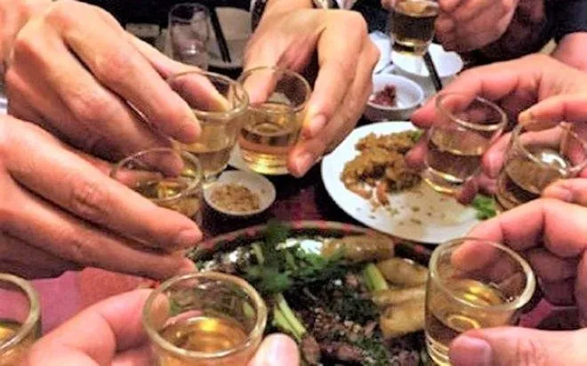 Gia tăng ngộ độc rượu, bia dịp tết