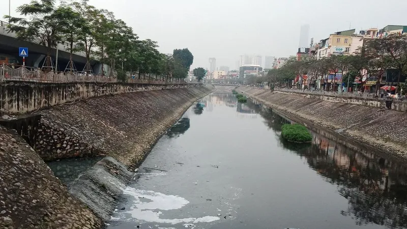 Làm sạch sông Tô Lịch: Trước mắt lấy nước sông Hồng và nguồn nước sau xử lý của nước thải hồ Tây