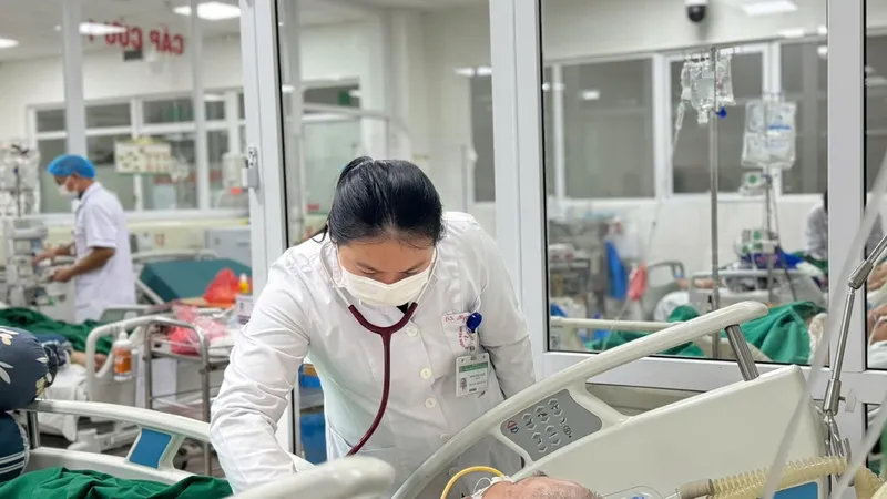 Cảnh giác biến chứng nguy hiểm của cúm mùa