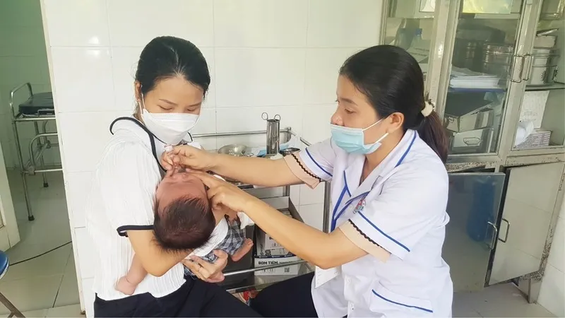 Phát động chiến dịch "Bảo vệ bé từ những bước đầu tiên" bằng vaccine Rota