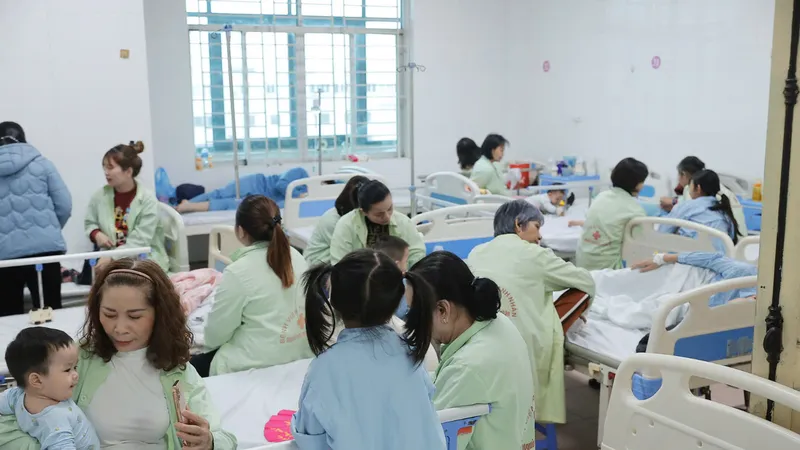 Hà Nội: Dịch sởi và tay chân miệng tăng mạnh