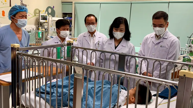 Vụ bé 4 tuổi bị yêu cầu đóng viện phí trước khi cấp cứu: Sở Y tế Nam Định mời công an vào cuộc