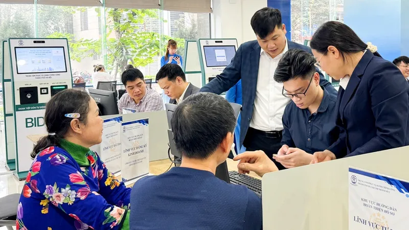 Hà Nội phát số online làm thủ tục hành chính cho người dân và tổ chức