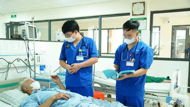 Chuẩn bị đủ nhân lực, thuốc men sẵn sàng cấp cứu người say nắng, sốc nhiệt 