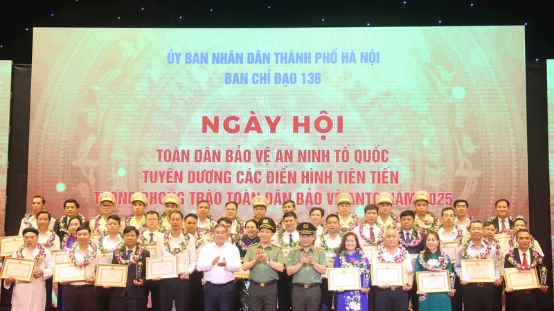 Hà Nội tuyên dương nhiều điển hình tiên tiến về bảo vệ an ninh Tổ quốc năm 2025
