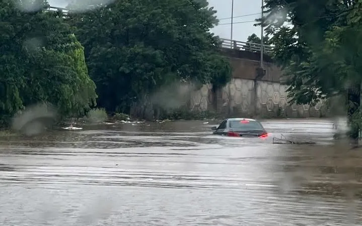 Hà Nội sáng nay, ngập trên diện rộng