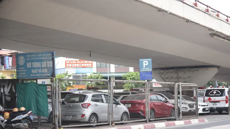 Hà Nội khẩn trương rà soát, di dời ngay các bãi xe dưới gầm cầu