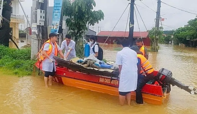 Huy động tối đa lực lượng y tế khắc phục hậu quả bão số 10