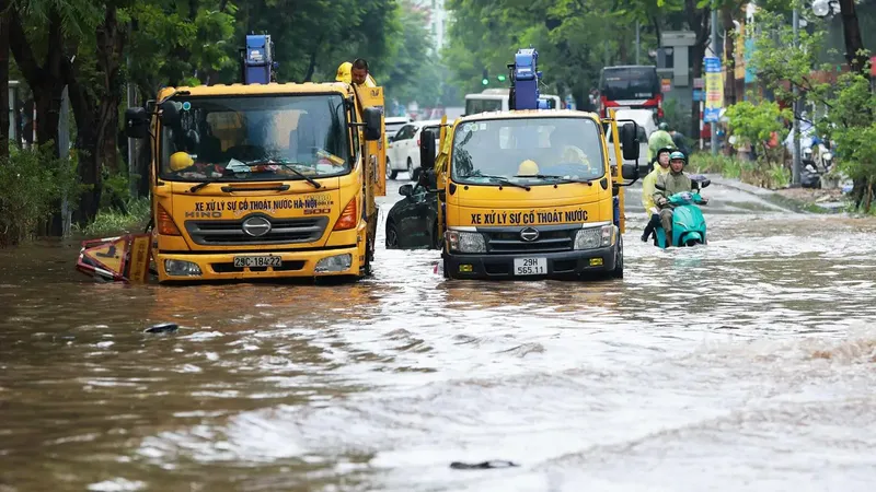 Cảnh báo lũ đặc biệt lớn trên sông Hồng và nhiều sông ở Trung bộ