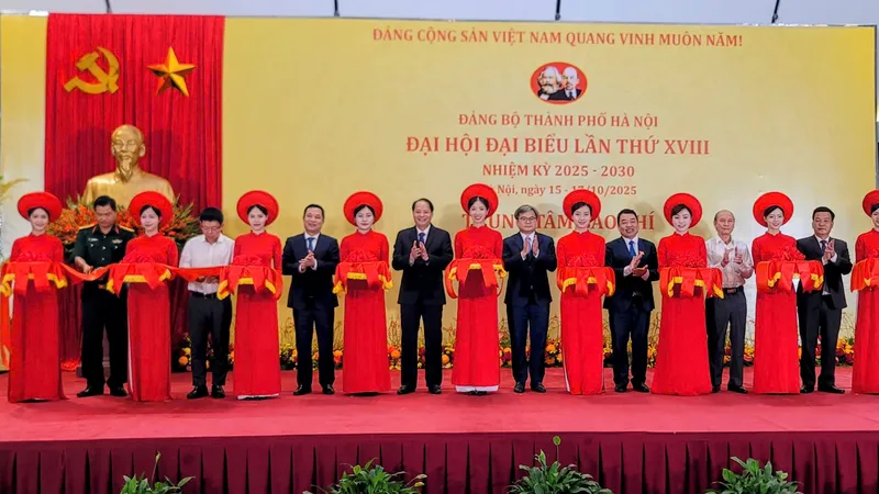 Khai trương Trung tâm Báo chí phục vụ Đại hội đại biểu Đảng bộ TP Hà Nội lần thứ XVIII