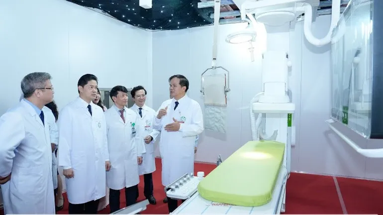 Bệnh viện Bạch Mai đưa vào vận hành 1.500 thiết bị y tế thế hệ mới