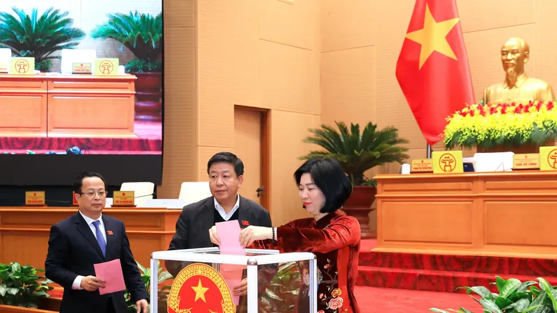 Miễn nhiệm chức vụ Ủy viên UBND TP Hà Nội đối với ông Trần Anh Tuấn