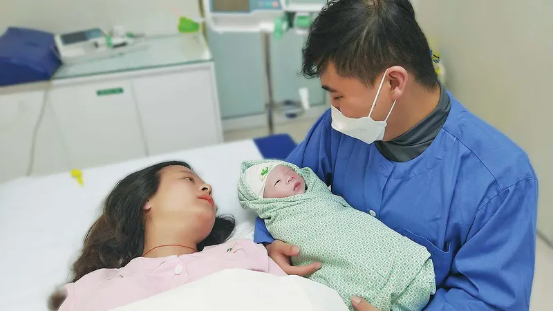 Bộ Y tế đề xuất nhiều chính sách ưu đãi cho phụ nữ sinh con
