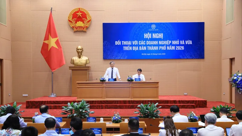 Hà Nội cam kết tiếp tục cắt giảm thủ tục và chi phí cho doanh nghiệp