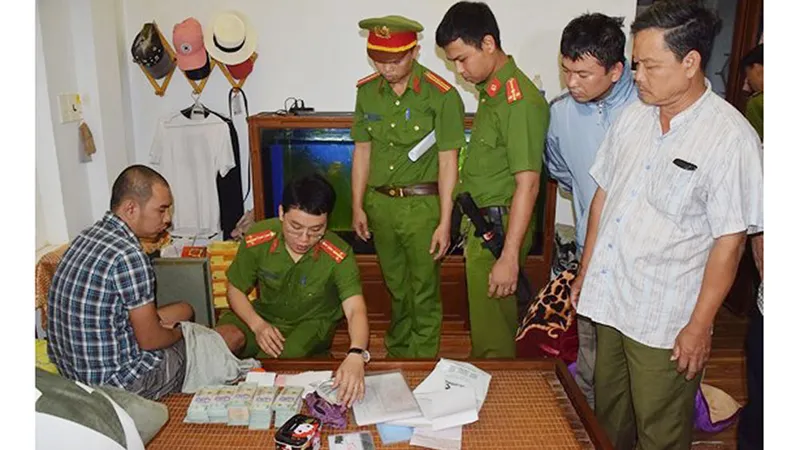 Đánh sập đường dây đánh bạc trăm tỷ tại Thừa Thiên - Huế 