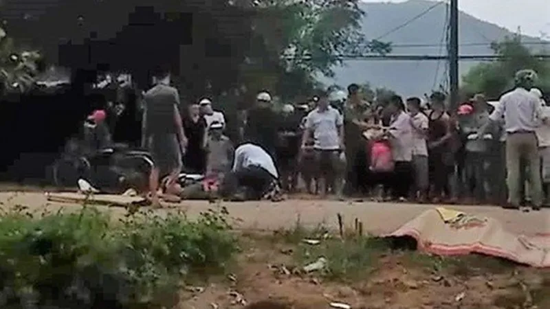 Tông xe khi chở vợ con đi khám bệnh khiến 3 người chết, 1 người bị thương