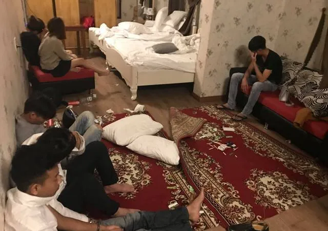 Phát hiện 18 thanh niên nam, nữ đang phê ma túy tại khách sạn