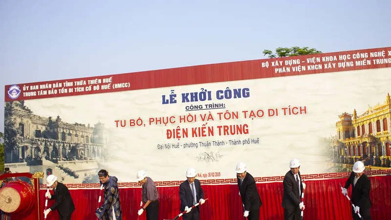 Khởi công công trình “Tu bổ, phục hồi và tôn tạo di tích Điện Kiến Trung” tại Đại nội Huế