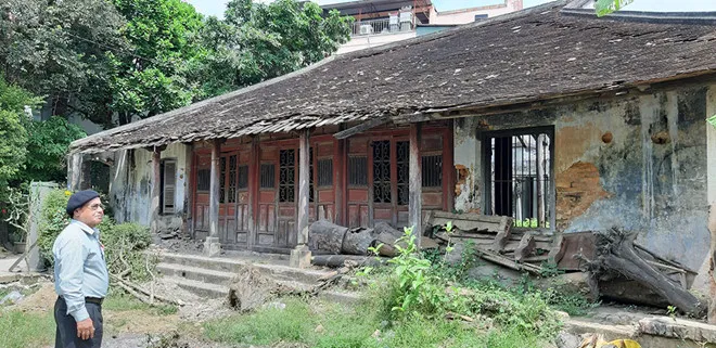 Ngôi nhà rường- công trình duy nhất còn lại tại Châu Hương Viên hiện đứng trước nguy cơ đổ sập ​
