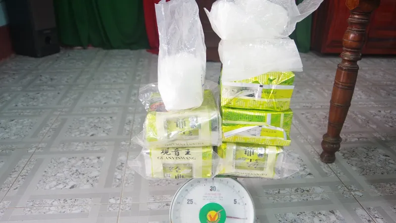 Trọng lượng chất nghi ma túy đá là 7,8kg