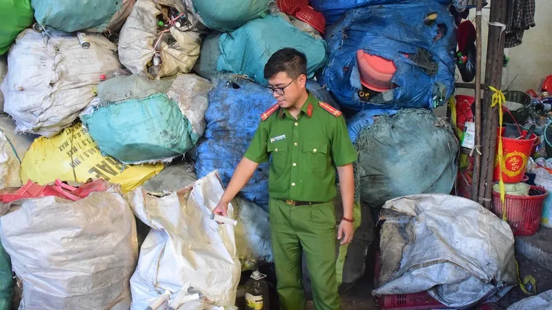 9 bao tải rác thải y tế bị phát hiện 