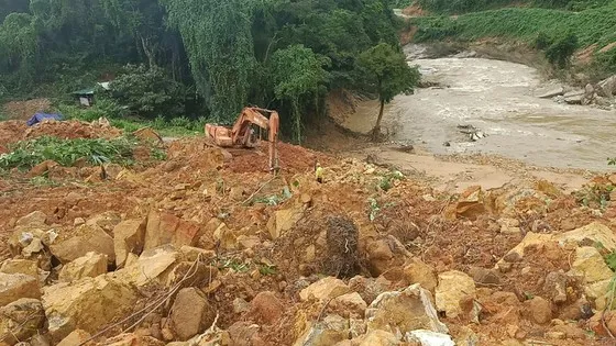 Thời tiết bất lợi cho công tác cứu hộ tại thủy điện Rào Trăng 3 