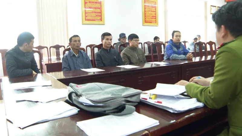 Các đối tượng đang ghi cá độ bị bắt giữ ​