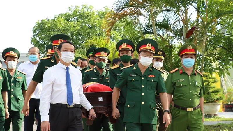  Lễ tiễn đưa và an táng 14 liệt sĩ tại Nghĩa trang Liệt sĩ TP Huế ​