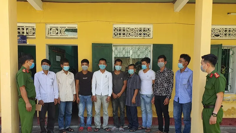 Khởi tố các đối tượng phá rừng. ​