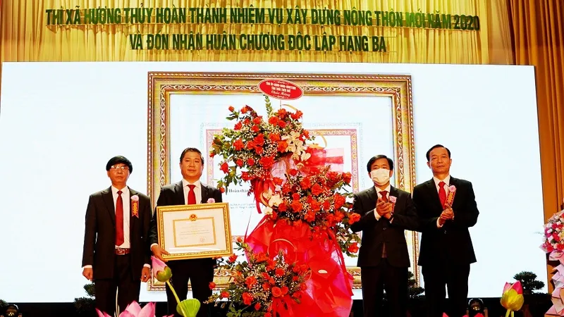 Thị xã Hương Thủy đón Bằng công nhận hoàn thành nhiệm vụ xây dựng nông thôn mới năm 2020 của Thủ tướng Chính phủ ​