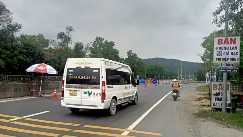 Phương tiện lưu thông trên QL1A hướng Nam- Bắc đi đèo nhưng vẫn phải nộp phí hầm đường bộ Phước Tượng ​