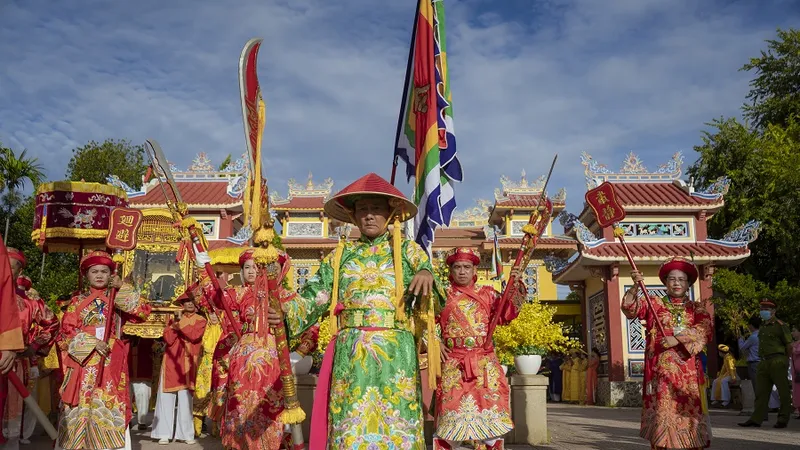 Khai mạc lễ hội điện Hòn Chén