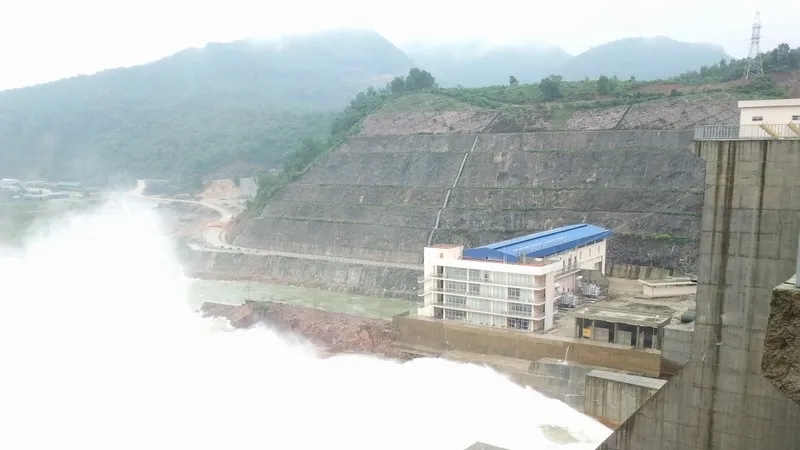 Thủy điện Hương Điền đang vận hành điều tiết qua tràn và tuabin với lưu lượng từ 800-1.000 m3/s