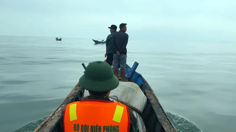 Huy động lực lượng tìm kiếm một ngư dân bị mất tích tại Thừa Thiên Huế