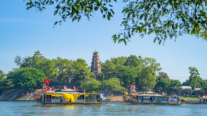 Lễ hội điện Huệ Nam đẹp hơn, văn minh hơn