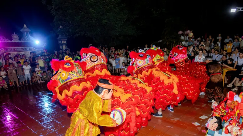 Tiết mục biểu diễn múa lân tại chương trình Trung thu cho em