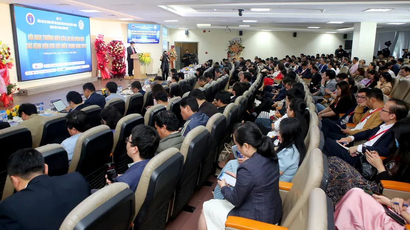 Bệnh viện Trung ương Huế khai trương Hệ thống xét nghiệm tự động hoá