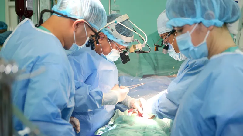 Kỳ diệu ca ghép tim xuyên Việt ở Bệnh viện Trung ương Huế