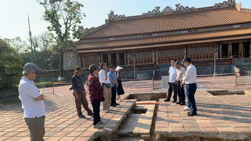 Các nhà khảo cổ học đã tiến hành mở 6 hố khai quật và 8 hố kiểm tra trên diện tích hơn 60m²
