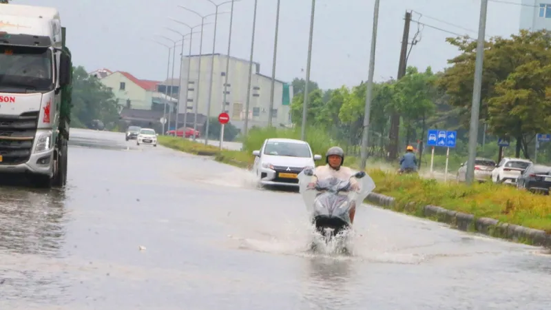Nhiều tuyến đường ở trung tâm TP Huế bị ngập