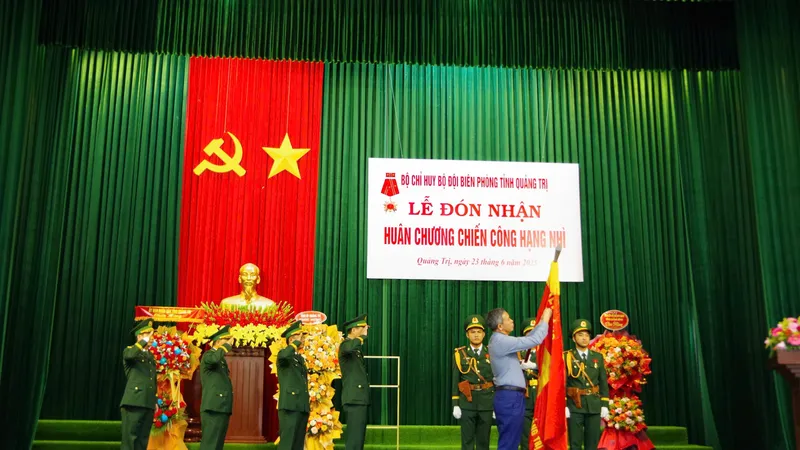 Bộ đội Biên phòng Quảng Trị đón nhận Huân chương Chiến công hạng Nhì