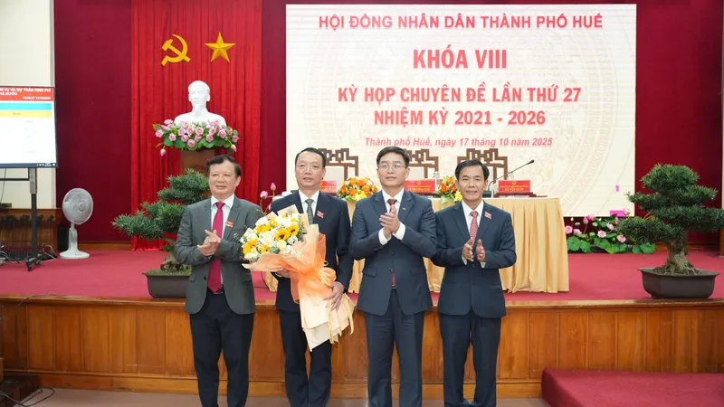 Đồng chí Phan Thiên Định được bầu giữ chức Chủ tịch UBND TP Huế