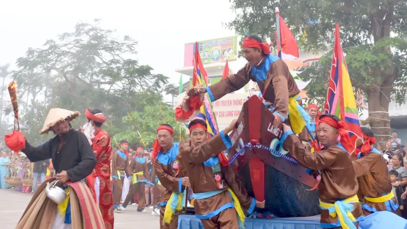Độc đáo lễ hội cầu ngư làng Thai Dương