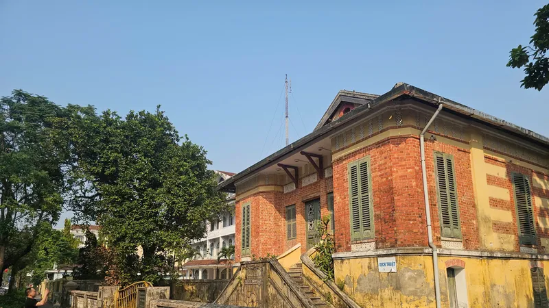 Hiện trạng công trình kiến trúc Pháp thuộc bên sông Hương