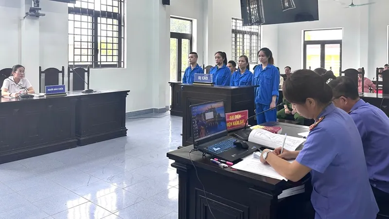 4 bị cáo trong đường dây "rửa tiền" xuyên biên giới tại tòa