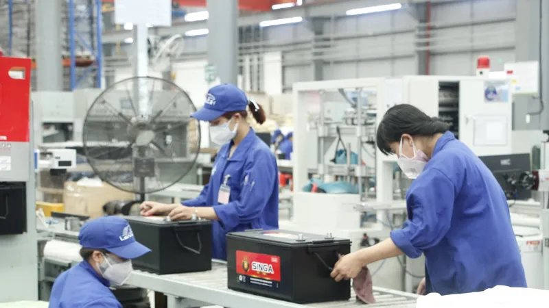 Kiểm tra sản phẩm trước khi xuất xưởng ở KCN Becamex - Bình Phước