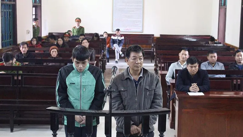 Hai bị cáo tại phiên tòa