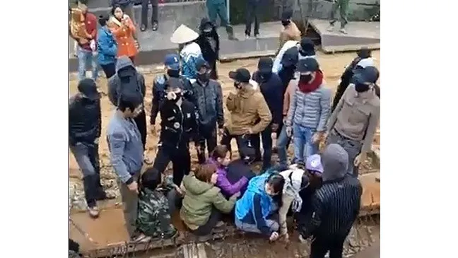 Hiện trường xảy ra vụ việc (Ảnh cắt từ video clip)